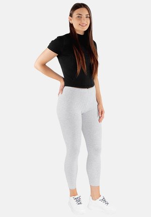 - Legginsy