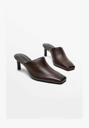 Massimo Dutti, Pantofle na podpatku - bordeaux