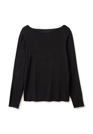 Maglietta nera a maniche lunghe con scollo ampio e arrotondato, realizzata in tessuto liscio, distesa su uno sfondo bianco.