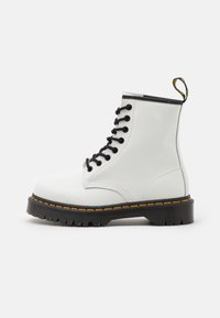 Dr. Martens 1460 BEX 8 EYE BOOT UNISEX - Botins de atacadores - white smooth