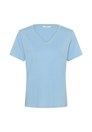 Svetlo modra bombažna majica z kratkimi rokavi in V-izrezom, z enostavnim dizajnom, prikazana na belem ozadju.