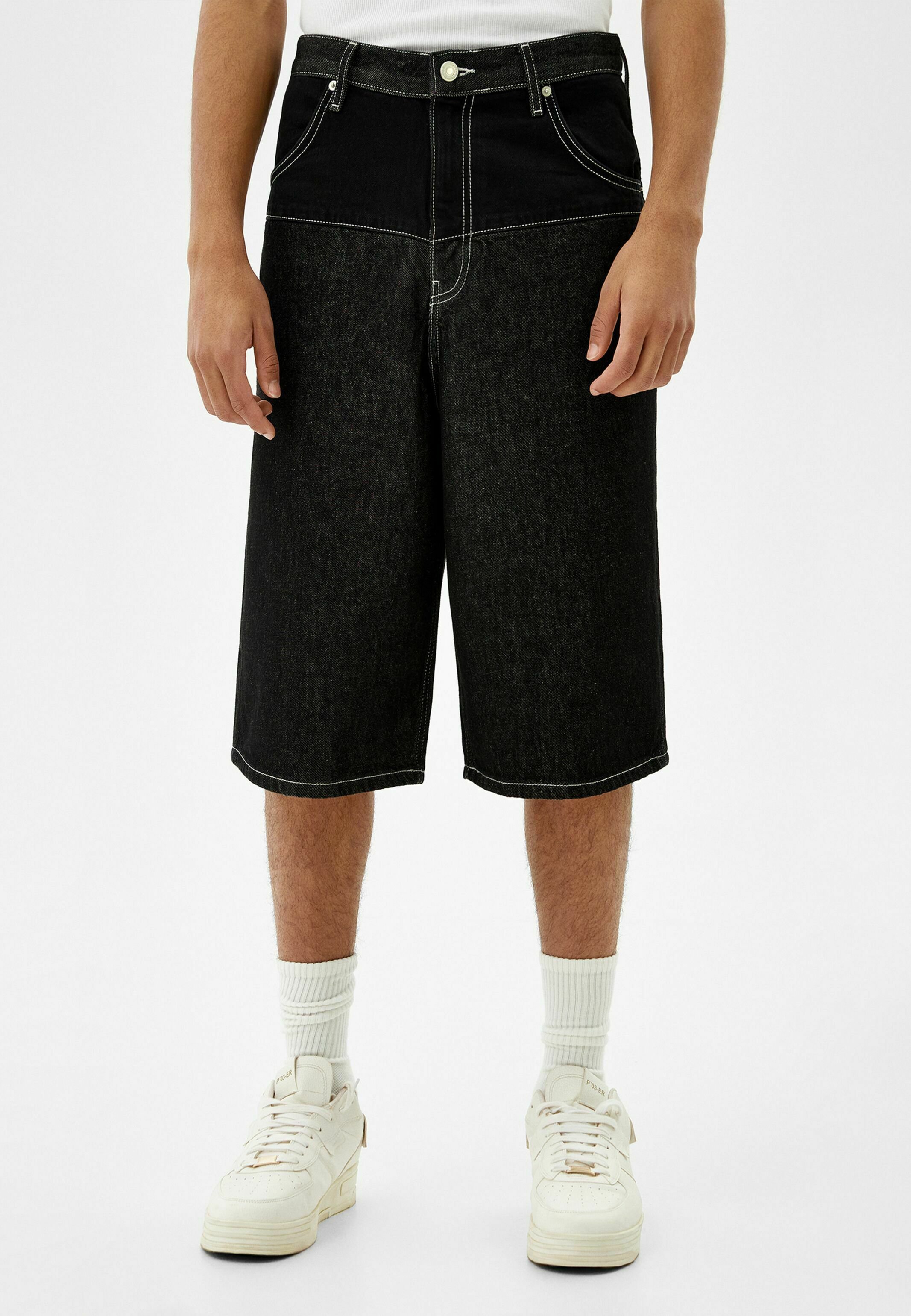 Bershka BAGGY - Denim shorts - black 