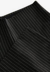 SMOOTHING PONTE WIDE LEG -REGULAR FIT - Püksid - black pinstripe