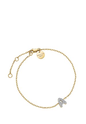 Pulsera de cadena de oro con un pequeño colgante en forma de letra "A" brillante. Presenta un cierre de langosta y una etiqueta de marca. Diseño conciso y elegante, adecuado para un uso casual.