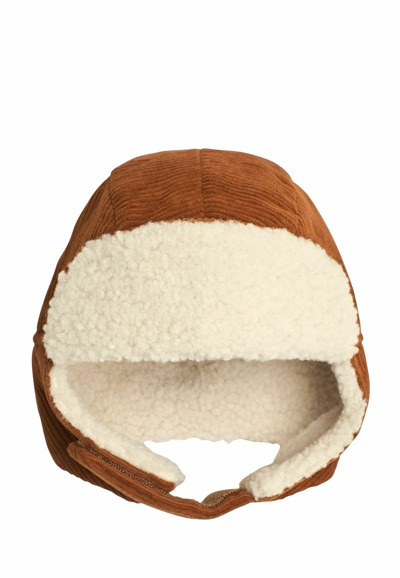 Cappello di velluto a coste marrone con fodera in finta pelliccia di montone color crema, forma arrotondata, lembi per le orecchie e cinturino regolabile per una vestibilità sicura.