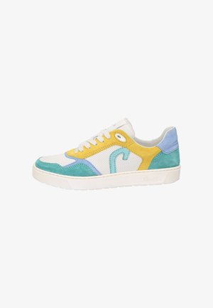 Witte sneaker van mesh en suede met gele, turquoise en blauwe accenten. Beschikt over een geperforeerde bovenzijde en een gestructureerde rubberen zool.