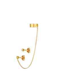 Set di orecchini color oro che presenta un cuff con un collegamento a catena tra due orecchini a perno floreali. Texture liscia, finitura lucida e dettagli di design sottili.