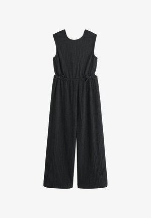 Juodas tekstūruotas be rankovių kombinezonas su plačiomis kelnėmis ir reguliuojamomis šoninėmis juostelėmis juosmens srityje.