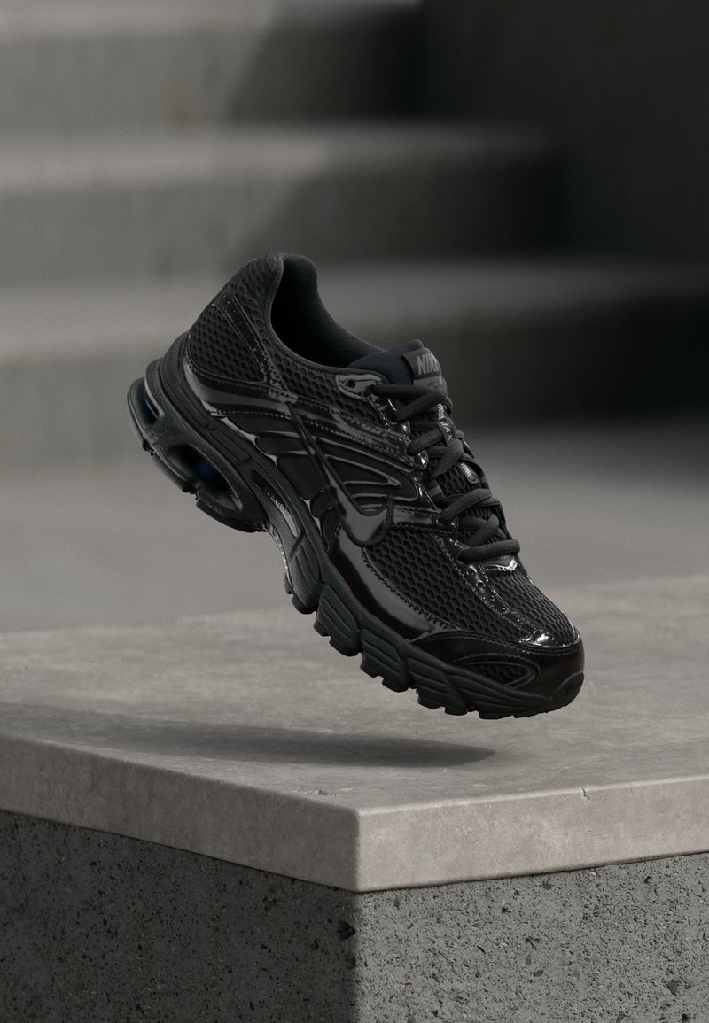 AIR MAX MOTO 2K black/iron grey/metallic silver-coloured/black