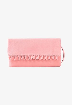 Pochette rose pâle avec une fermeture à rabat et un détail de volants le long du bord avant.