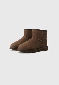 UGG CLASSIC MINI II - Vinterstøvler - dusted cocoa