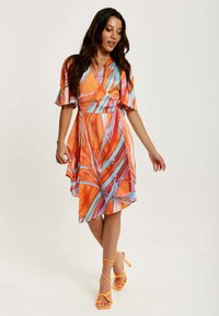 Liquorish MINI ABSTRACT PRINT WRAP  - Day dress - orange