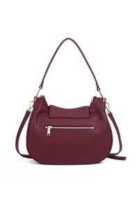 Borsa in pelle bordeaux con forma arrotondata, dotata di tasca frontale con zip, texture liscia e tracolla regolabile. Accenti in metallo dorato.