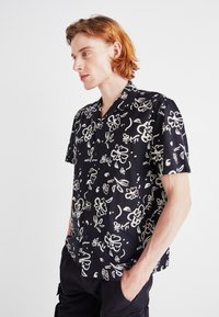 Selected Homme SLHRELAXSUN SHIRT RESORT - Skjorter - black