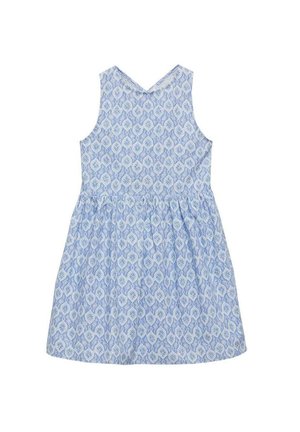 Lichtblauwe mouwloze jurk met een V-hals, een uitlopende rok en een bladerenpatroon in donkerblauw en wit.