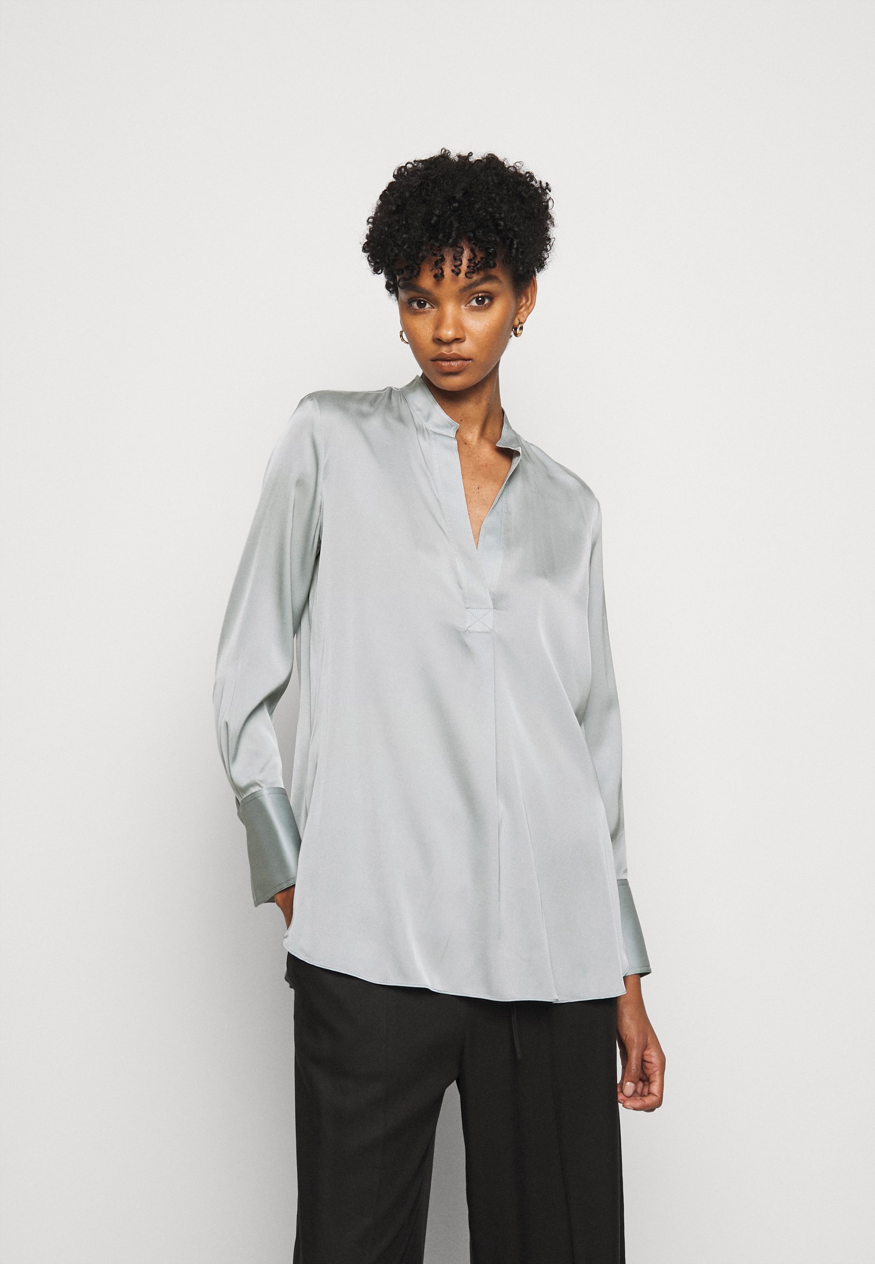By Malene Birger MABILLON Bluser silver Zalando.no Gray Skjorte | By Malene Birger | Skjorter & bluser | Miinto.no