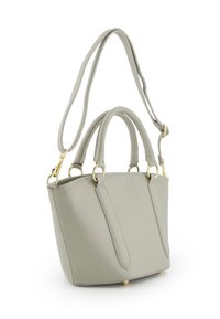 Sac à main en cuir gris avec une forme structurée, doté de quincaillerie dorée, de doubles poignées supérieures et d'une bandoulière amovible. Extérieur texturé.