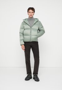 Lacoste Untuvatakki - thyme