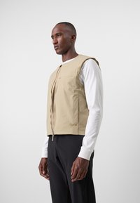 Rapha MENS INSULATED VEST - Vesta - tree house/dusky green