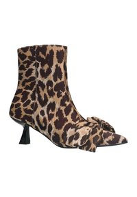 Leopardenmuster-Ankle Boots aus weichem Stoff. Sie verfügen über eine spitze Zehenpartie und ein geknotetes Detail an der Vorderseite, mit einem niedrigen, dreieckigen Absatz.