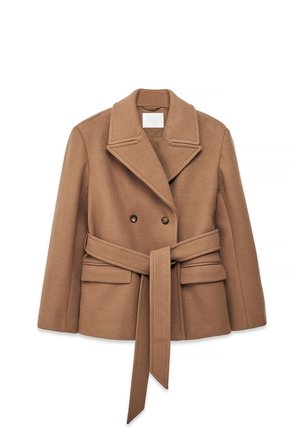 Dvojradový hnedý vlnený kabát s opaskom, širokými klopami a dvoma prednými vreckami. Hladká textúra s prispôsobeným strihom.