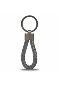 Llavero de cuero con un diseño trenzado en gris, un anillo metálico plateado en la parte superior y un conector cilíndrico debajo del anillo.