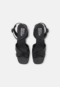 Bullboxer Sandaalit nilkkaremmillä - black