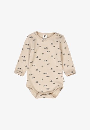 Beige Babystrampler mit langen Ärmeln aus weichem Baumwollmaterial, der ein wiederholtes Muster aus kleinen Autos und Tieren in Dunkelgrau und Gelb zeigt.