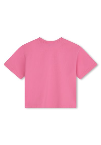 T-shirt a maniche corte, collo rotondo, in cotone di un vivace rosa brillante. Presenta un orlo dritto e dettagli di cucitura minimi. Nessuna grafica o motivo visibile.