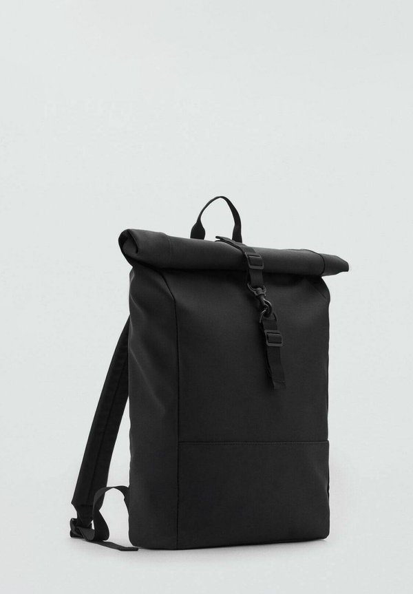 WITH FLAP CLOSURE - Rucksack3