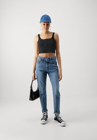 Noisy May NMEDDA WASH ZIP CROP - Top - black