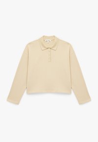 Afskåret beige langærmet polo skjorte lavet af blødt stof, med klassisk krave og fem-knaps lukning.