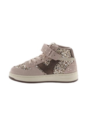 High-top sneaker met roze suède en glitterpanelen, vetersluiting aan de voorkant, klittenbandsluiting en beige zool.