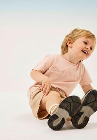 Name it Shorts - humus