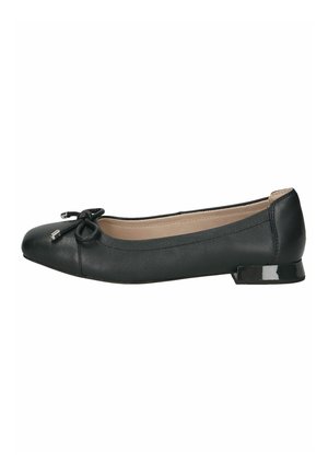 Ballerines en cuir noir avec un petit talon carré, arborant un nœud décoratif à l'avant et une texture lisse.