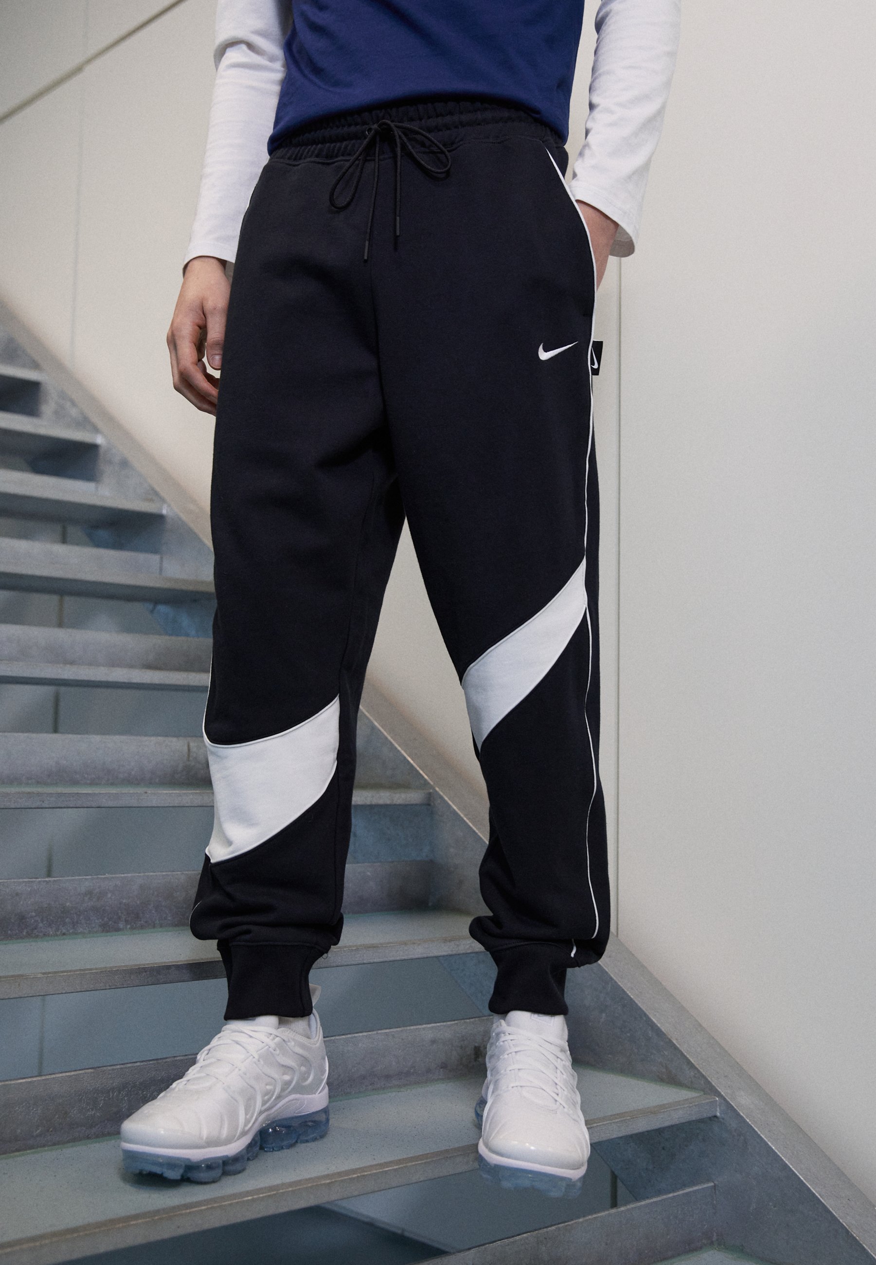 Nike Sportswear Solo Swoosh Pantalón deportivo - Hombre. Nike ES