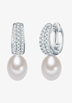 Strieborné kruhové náušnice sú ozdobené diamondovým vrchom s pavé a jednou bielou perlou. Dizajn kombinuje trblietanie s klasickou eleganciou.