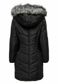 Manteau matelassé noir avec une capuche bordée de fourrure, présentant des motifs de couture géométriques, des manches longues et des poignets côtelés. Finition lisse et brillante.