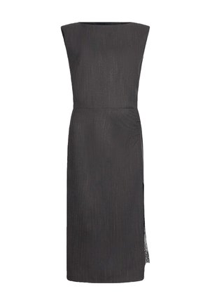 Abito nero senza maniche con taglio dritto, tessuto strutturato, leggero splendore e dettaglio in pizzo sulla spaccatura laterale per un tocco di interesse in più.