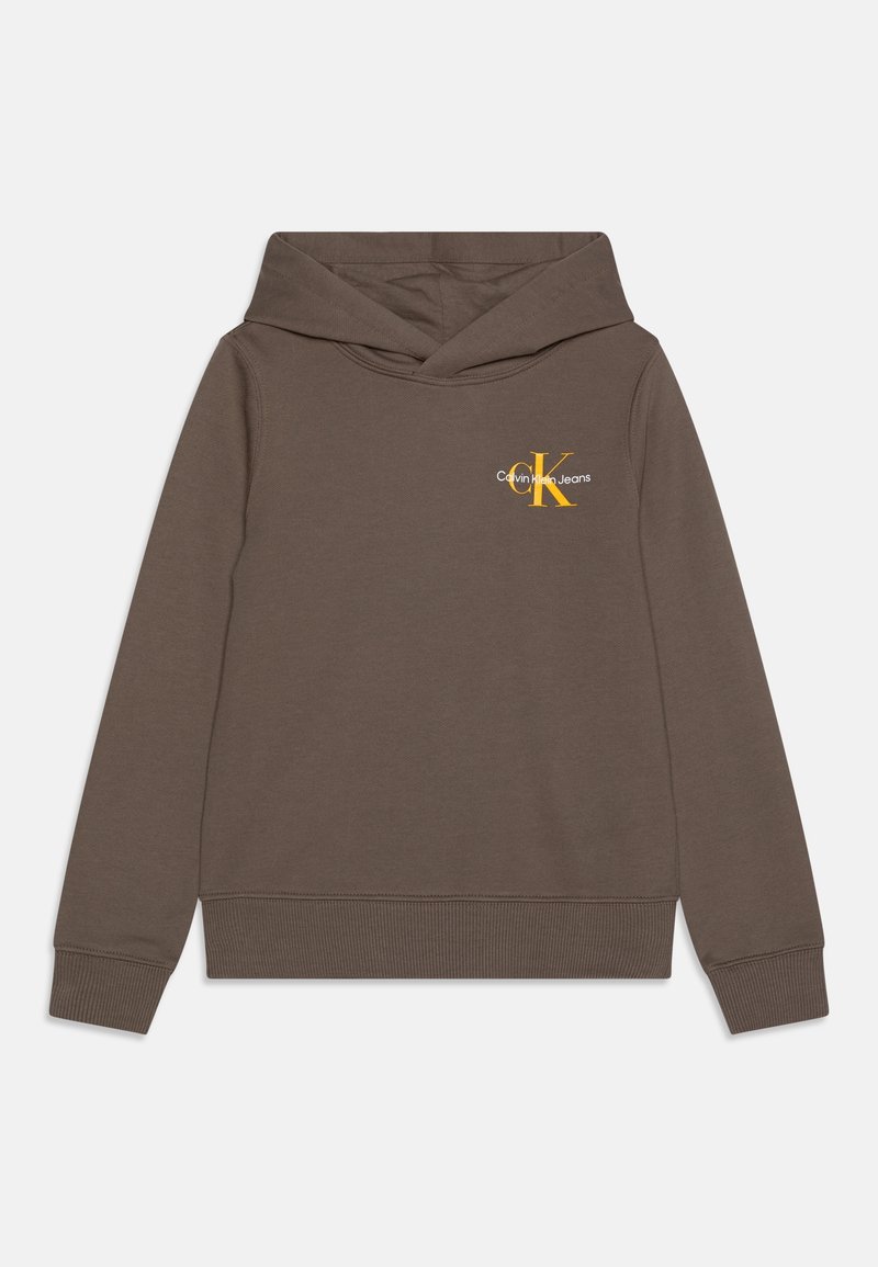Brun hoodie i mjukt tyg med avslappnad passform. Har en kenguruficka och en gul logotyp på bröstet. Ribbad mudd och nederkant.
