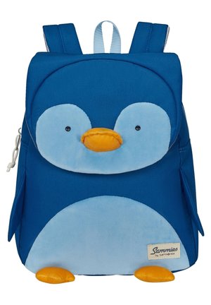 Blaue, penguinförmige Tasche mit weichem Plush-Vorderteil, orangefarbigem Schnabel und Füßen. Verfügt über verstellbare Riemen und ein Markenzeichen.