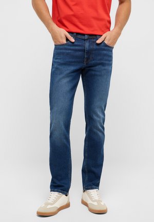 - Jeansy Slim Fit