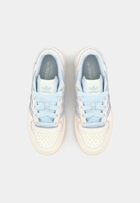 adidas Originals FORUM LOW CL - Sneakers laag - off white/halo blue