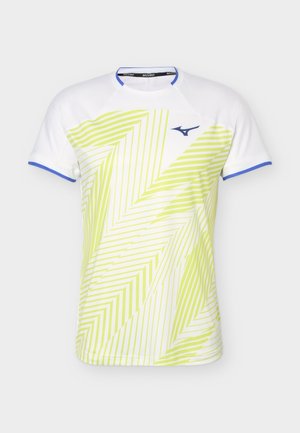 Hvid sportstrøje med korte ærmer med blå kant, gule geometriske zigzag-mønstre og et lille blåt Mizuno-logo på brystet.