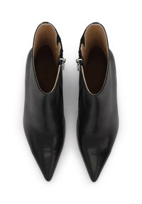 Bottines en cuir noir avec un bout pointu, des zips latéraux et une texture lisse. Présentent un design à coupe basse au niveau de la cheville.