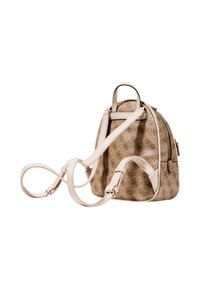 Mochila de lona beige con un diseño estampado y detalles en cuero crema. Cuenta con un asa en la parte superior y correas ajustables. Cierres de cremallera.