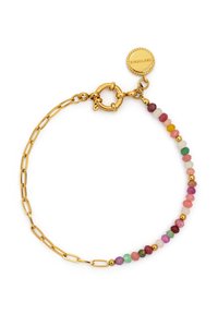 Pulsera de cadena de oro con pequeñas cuentas multicolores y un cierre redondo que presenta una etiqueta de oro grabada con "SINGULARU".