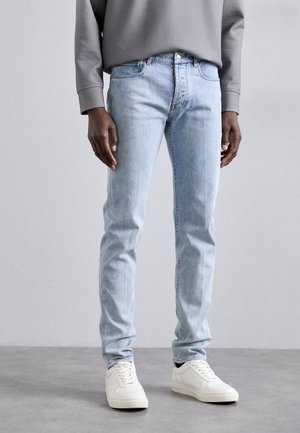 5 POCKETS PANT - Prigludę džinsai - light blue denim