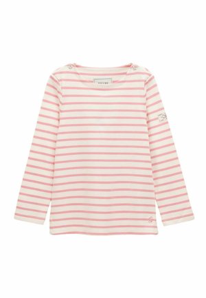 Biela košeľa s dlhým rukávom s ružovými horizontálnymi pruhmi, lodičkový výstrih so dvoma gombíkmi a malou logovou záplatou na ľavom rukáve.