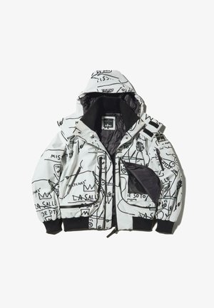 Biała kurtka z czarnymi grafikami w stylu odręcznych szkiców, kieszeniami na zamek, regulowanym kapturem, elastycznymi mankietami i kontrastową podszewką wewnętrzną.